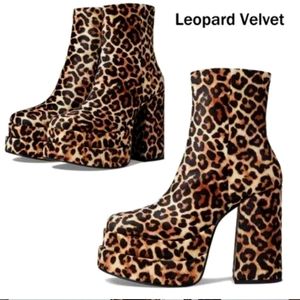Steve Madden Cobra Leopard Velvet Double Platform Booties NWT 9.5